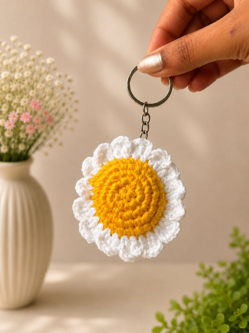 Handmade crochet daisy keychain by Rubber Band