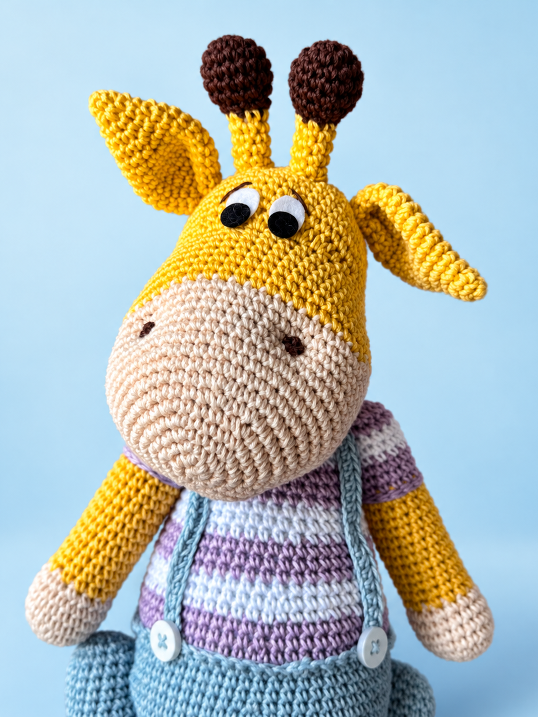 Oliver the Giraffe purple colorway face detail