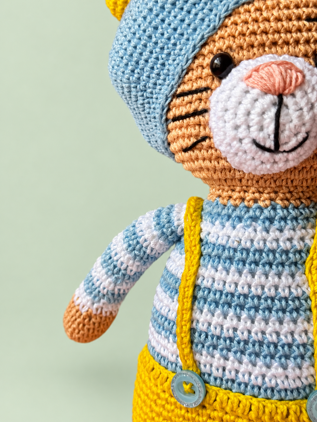 Tiggy the Cat side detail